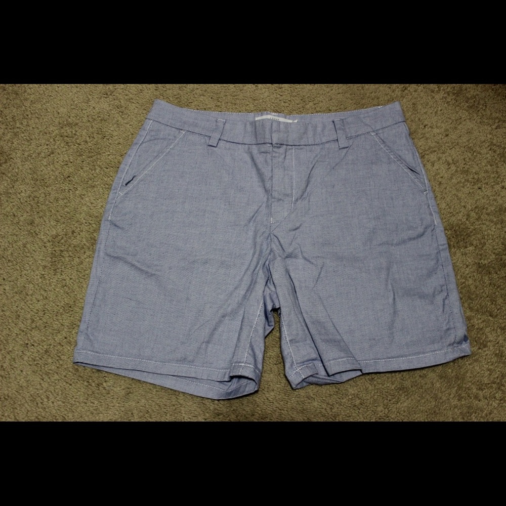 Striped blue/white Bermuda shorts